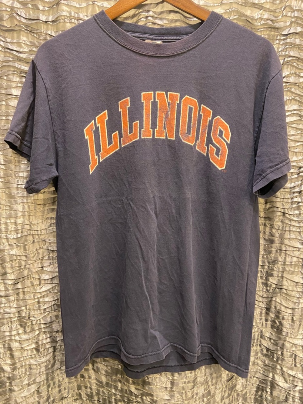 Vintage Illinois Navy T-Shirt with Orange Accent Logo Men’s Medium